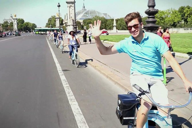 Paris Highlights Bike Tour: Eiffel Tower, Louvre and Notre-Dame - Key things I’d circle before you book