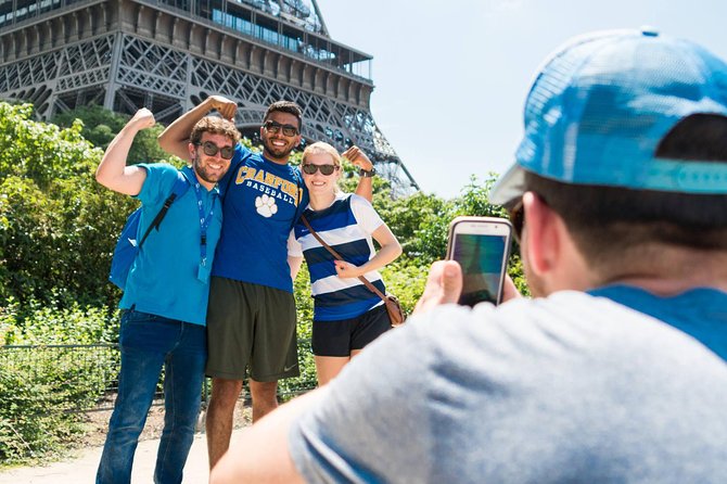 Paris Highlights Bike Tour: Eiffel Tower, Louvre and Notre-Dame - Concorde, Champs-Élysées, and Invalides: a guided shortcut through power and symbolism