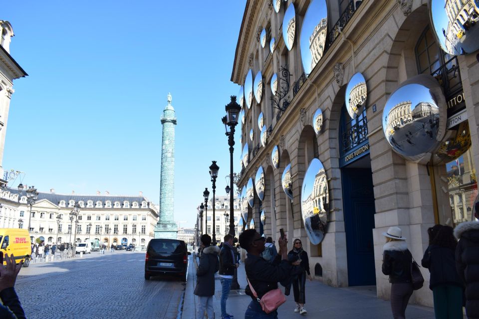 Paris : Highlights of Parisians' Paris guided tour - From Paris’s first market to the city of luxury