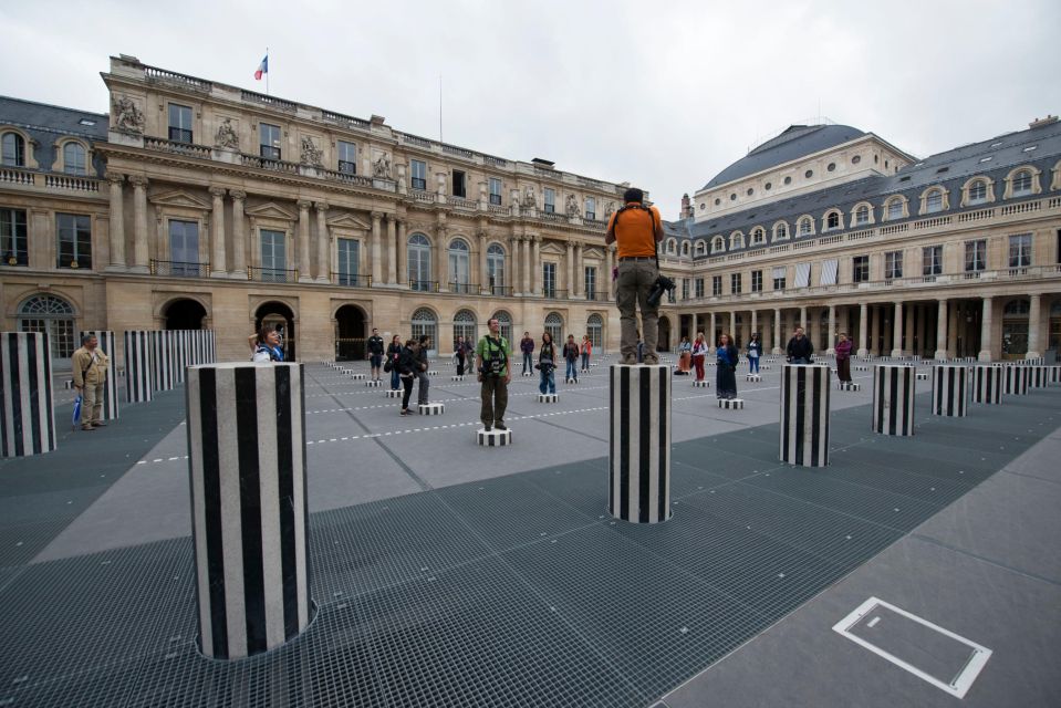 Paris : Highlights of Parisians' Paris guided tour - The preserved covered passage and Palais Royal