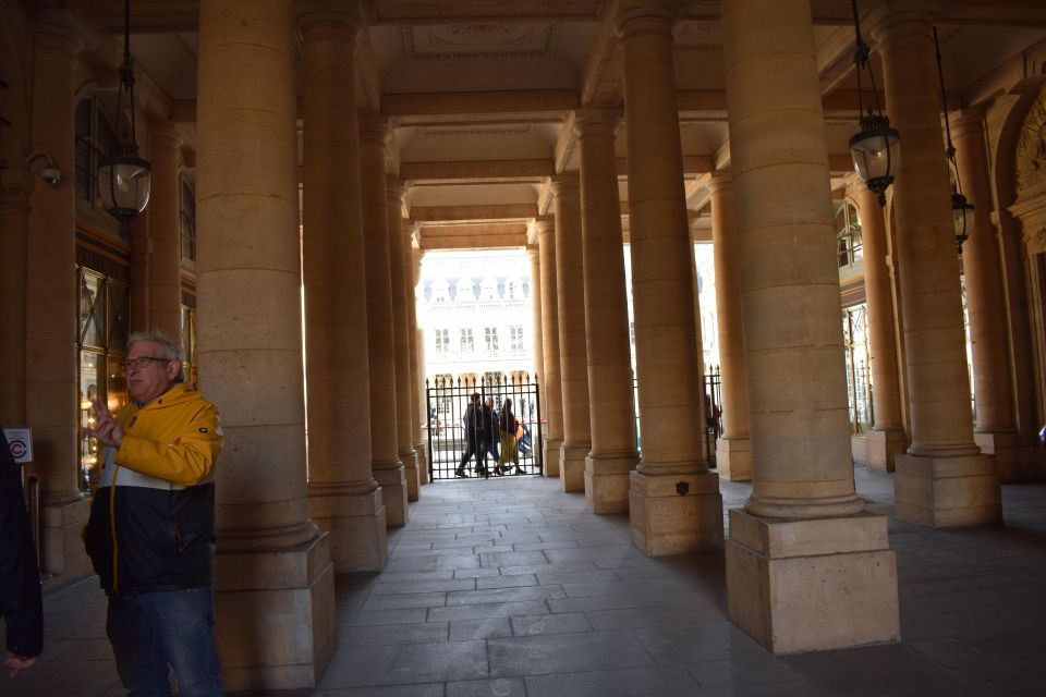 Paris : Highlights of Parisians' Paris guided tour - Galeries Lafayette and the famous dome