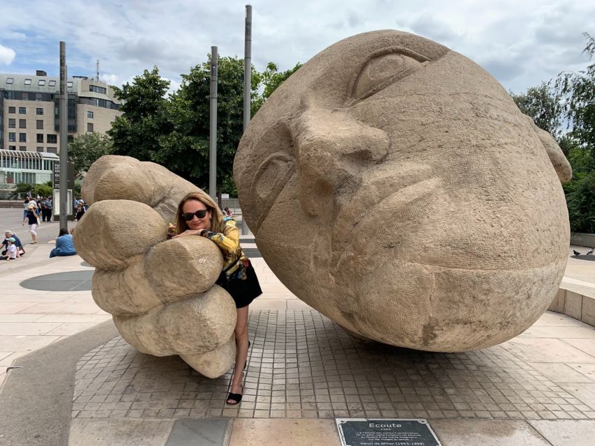 Paris : Highlights of Parisians' Paris guided tour - What $66 buys you in two hours