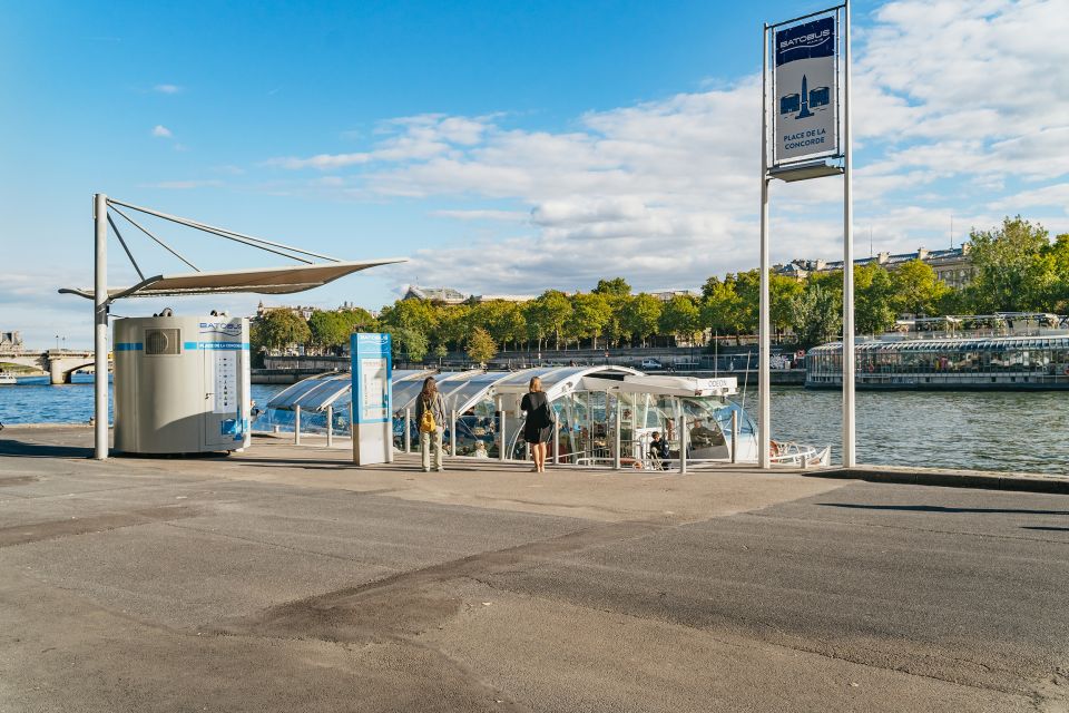 Paris: Hop-On Hop-Off Seine Cruise Pass with 9 Stops - On-Board Comfort: Heated Boats, Terrace Photos, and What to Bring