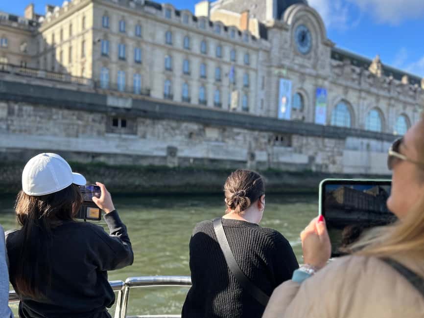 Paris: Hop-On Hop-Off Seine Cruise Pass with 9 Stops - Louvre Area via Pont Royal and Pont du Carrousel: How to Use the Stop Well