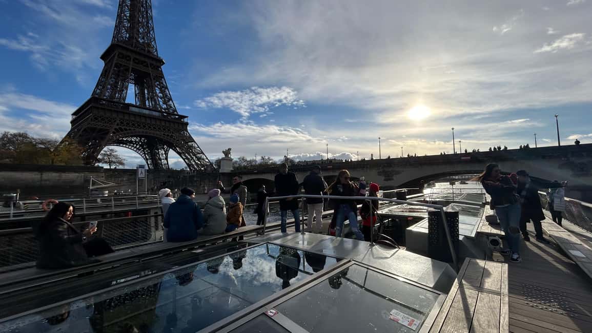 Paris: Illuminations River Cruise with Audio Commentary - Your 1-Hour Seine Route: What Each Landmark Moment Is For