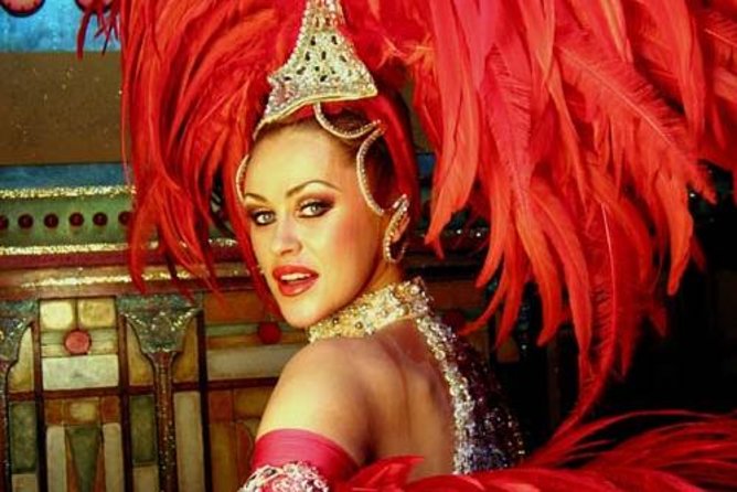 Paris Illuminations Tour with Moulin Rouge Show and Cruise Option - App-Based Audio: The Difference Between A Tour And Just Driving