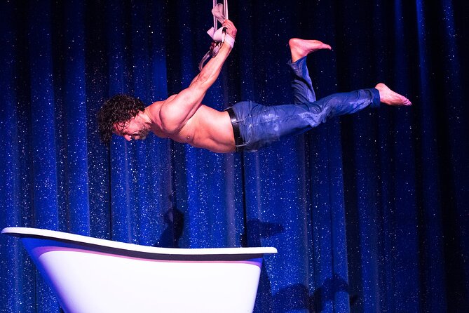Paris La Nouvelle Eve Cabaret Show in Montmartre - Who This Cabaret Night Is Perfect For