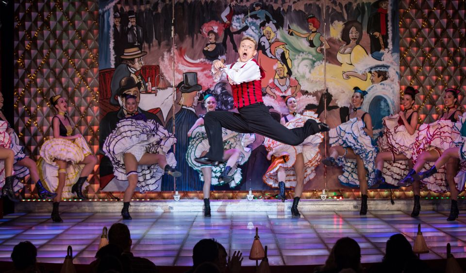 Paris: La Nouvelle Eve Cabaret Show with Champagne - Champagne at your table: how the drink changes the whole vibe