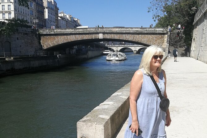Paris Landmarks & Crepes - Saint-Germain-des-Prés and Parisian Café Culture