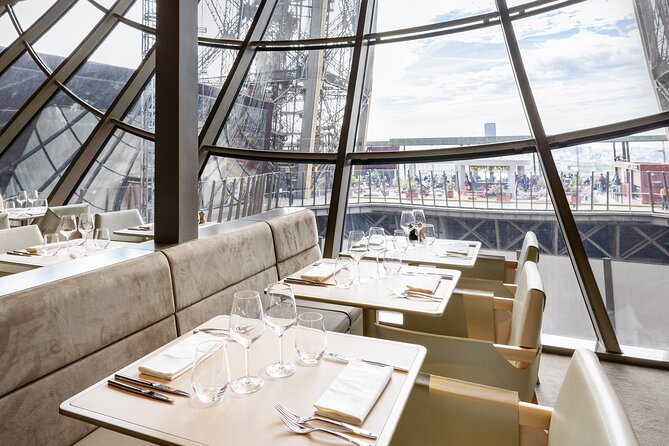 Paris Late Lunch at Eiffel Tower's Madame Brasserie Restaurant - Service and staff: what tends to make the meal feel special