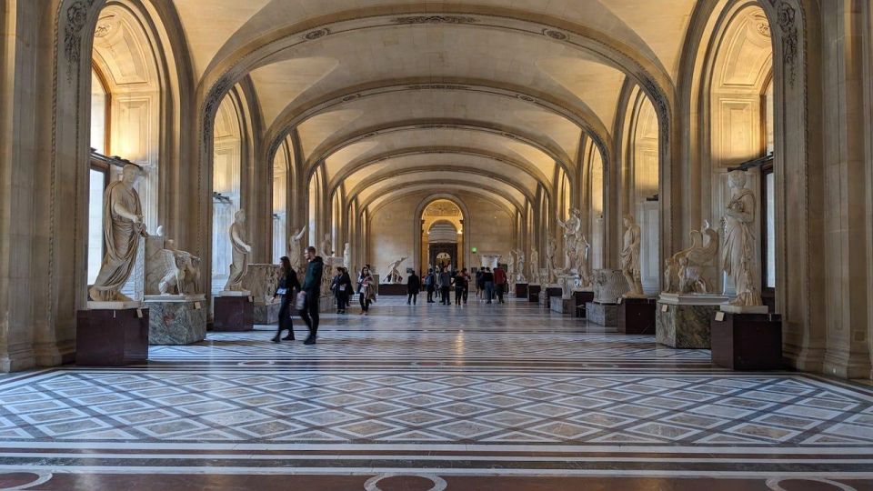 Paris : Late Night Louvre Tiny Group Tour - Italian Renaissance paintings and possible Napoleon III rooms