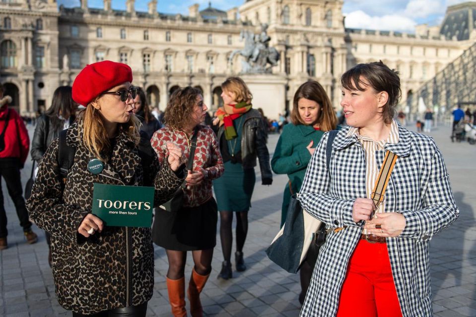 Paris : Late Night Louvre Tiny Group Tour - Meeting at Place Colette without confusion
