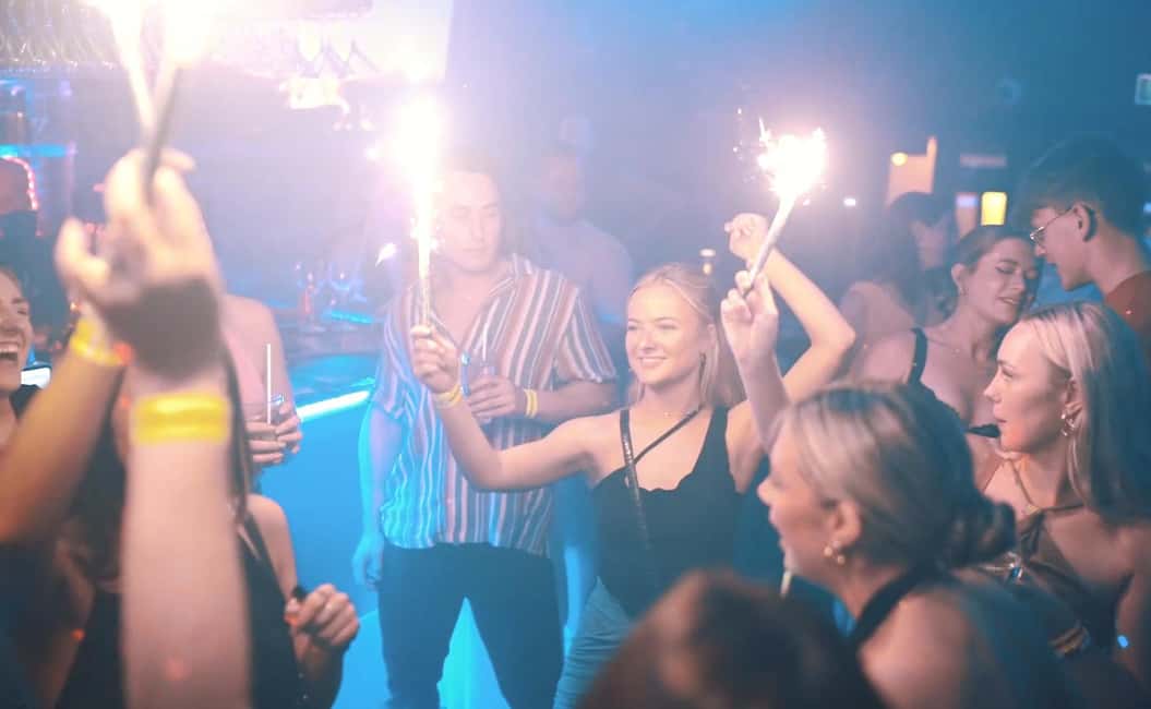 Paris: Latin Quarter Guided Pub Crawl to Bars and Clubs - Latin Quarter at Night: Why This 4-Hour Crawl Works
