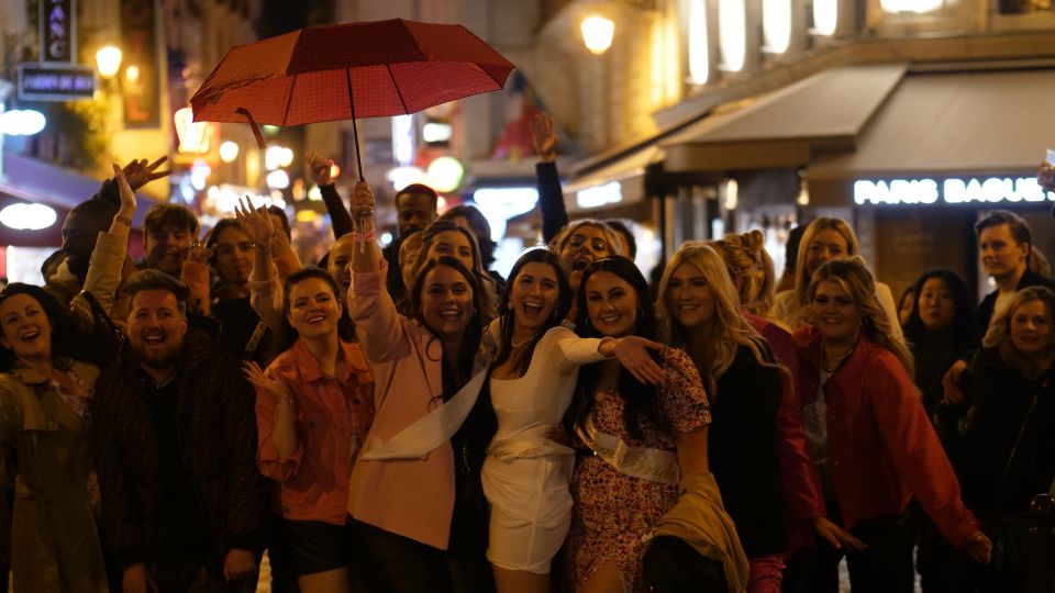 Paris: Latin Quarter Guided Pub Crawl to Bars and Clubs - Rue de la Huchette Stop: Drinks, Games, and Easy Socializing