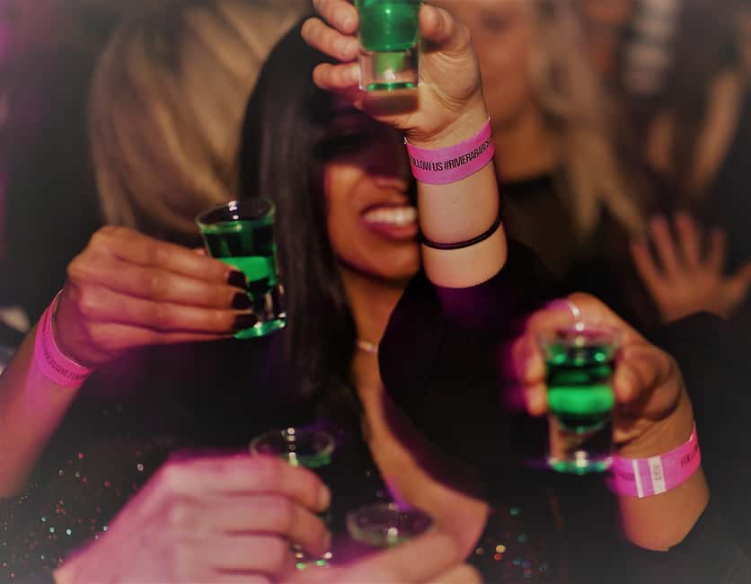 Paris: Latin Quarter Guided Pub Crawl to Bars and Clubs - Who This Pub Crawl Suits Best (and Who It Doesn’t)