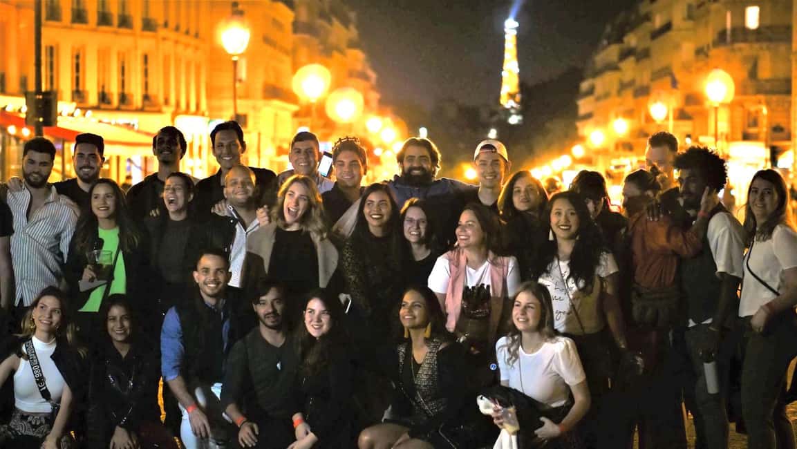 Paris: Latin Quarter Guided Pub Crawl to Bars and Clubs - Meeting Inside RoadHouse Bar: Find Your Guide Fast