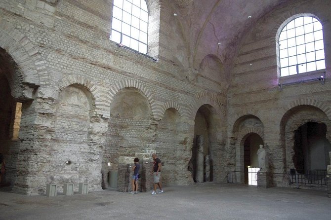 Paris Latin Quarter & Left Bank - History Walk (Small Group Tour) - Roman baths at Les Thermes de Lutèce