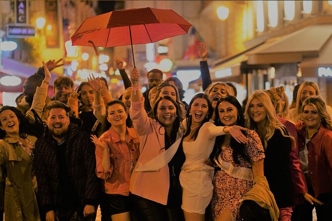 Paris Latin Quarter Pub Crawl Bars and Clubs - Panthéon Photo Moment: A 5-Minute Snapshot Break