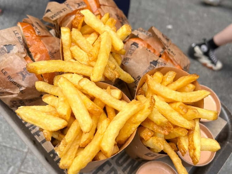 Paris: Le Marais Guided Food Tour with Tastings - The Savory Core: Croque Monsieur, Poutine à la Française, and More