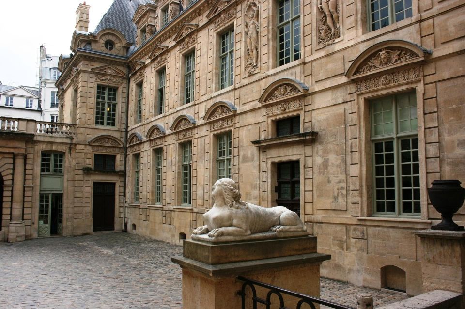 Paris: Le Marais Highlights Guided Small Group Walking Tour - Le Marais Without the Haussmann Rewrite: What Makes This Area Different