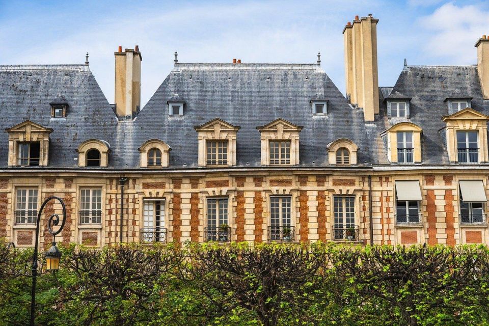 Paris: Le Marais Highlights Guided Small Group Walking Tour - Place des Vosges: The Courtyard Start That Gets You Oriented Fast