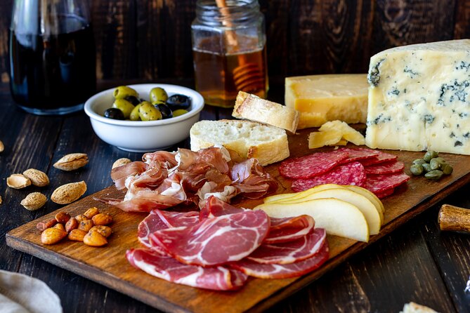 Paris Le Marais: Private French Food & Wine Walking Tour - Food for different diets: vegetarian option and smart advance requests