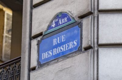 Paris Le Marais Walking Tour: Small Group Experience - From Temple to Hôtel de Sens