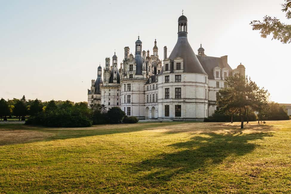 Paris: Loire Valley Chambord Castle, Wine Tasting & Lunch - The Morning Drive: Croissants, Loire Context, and Castle-Spotting Views