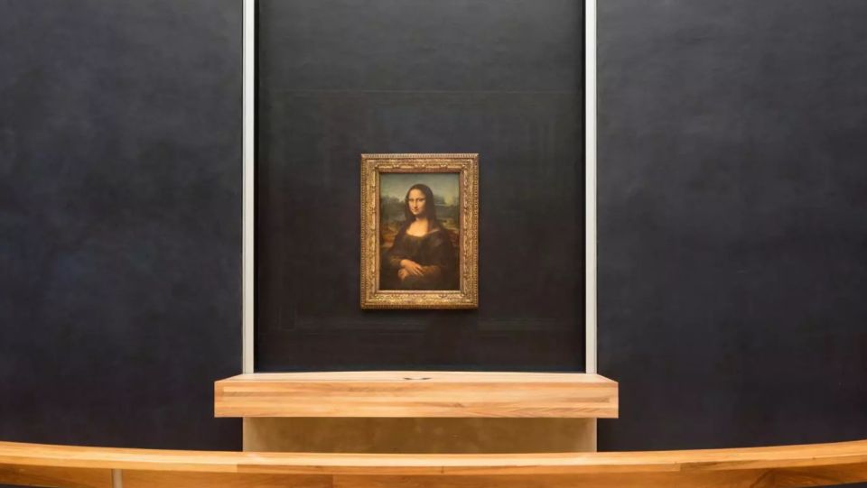 Paris: Louvre Masterpieces Private Tour with Reserved Entry - Mona Lisa: seeing the real thing without getting trapped by the crowd