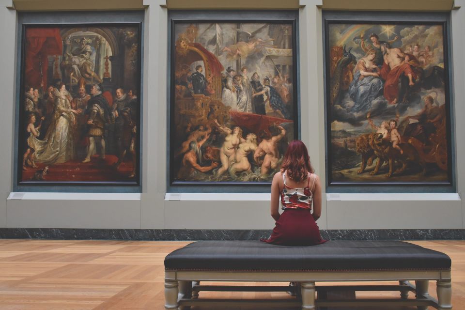 Paris: Louvre Masterpieces Tour with Pre-Reserved Tickets - Priority Access vs Security Lines: How the Louvre Timing Works