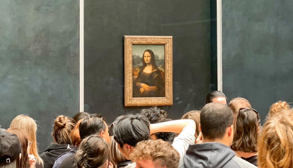 Paris: Louvre Mona Lisa Discovery Guided Tour with Ticket - Walking the museum with a map: use the tour, then use your time