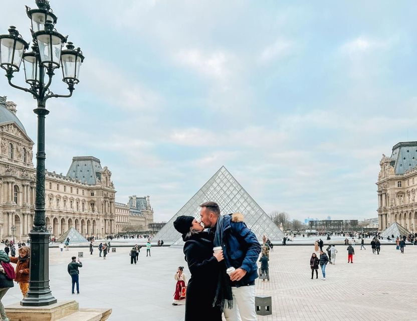 Paris: Louvre Mona Lisa Discovery Guided Tour with Ticket - Photos inside the Louvre: what you can do (and what to avoid)