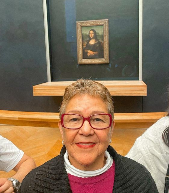 Paris: Louvre Mona Lisa Discovery Guided Tour with Ticket - Louvre Pyramid photo stop: get your bearings fast