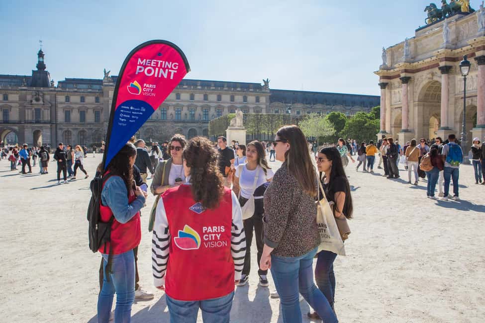 Paris: Louvre Museum Access with Host and Hop-On Hop-Off Bus - Mona Lisa accompaniment: why that host moment can be worth it
