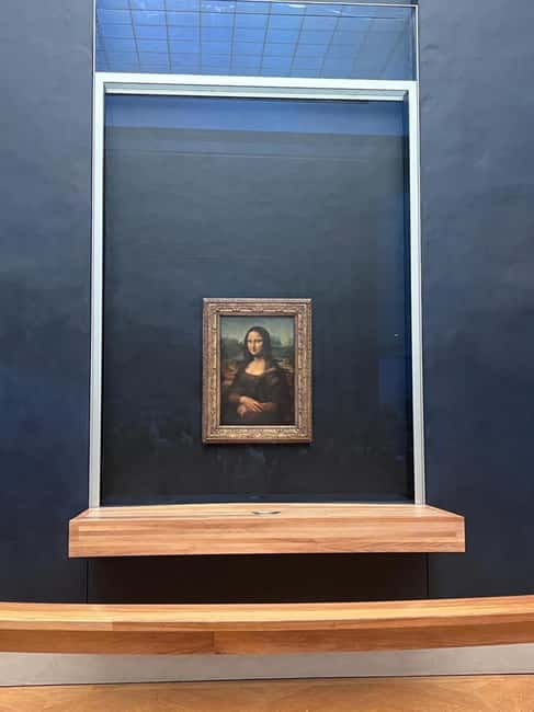 Paris: Louvre Museum Entry with History of Mona Lisa - Priority access: faster entry, but not zero waiting