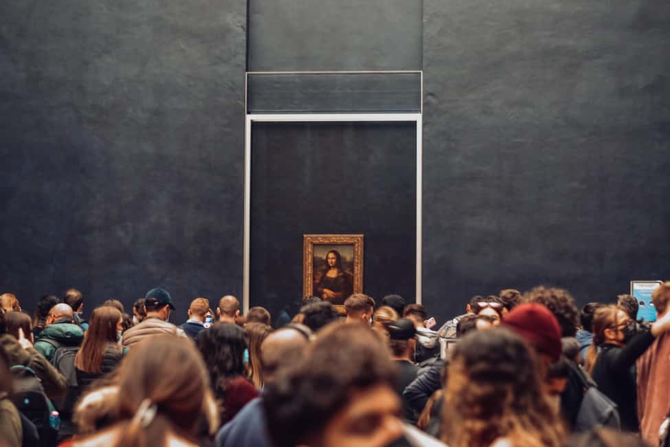 Paris: Louvre Museum Hosted Entry and Mona Lisa Audioguide - Your Meeting Point at Benlux Duty Free, 174 Rue de Rivoli