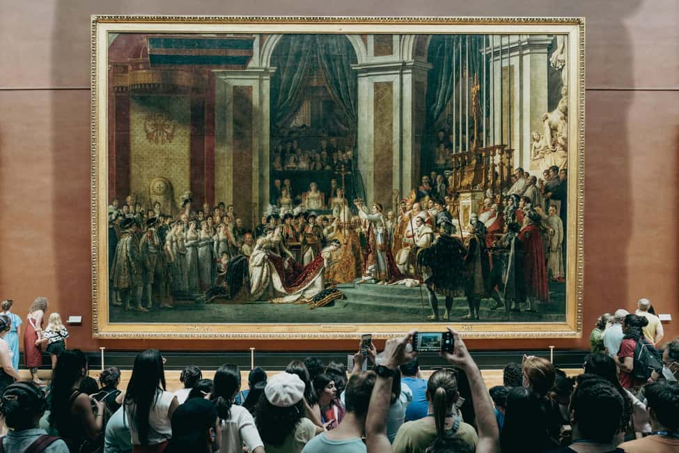Paris: Louvre Museum Hosted Entry & Masterpieces Audio Guide - Hosted Entry at Benlux Duty Free: Starting at the Mona Lisa