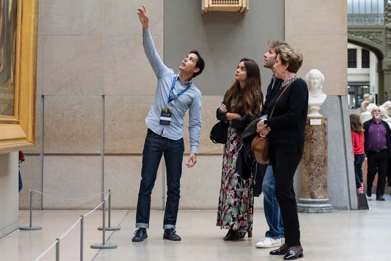 Paris: Louvre Museum Masterpieces Private Small Group Tour - How the guide keeps crowds from stealing your time