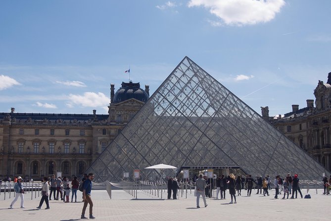 Paris Louvre Museum Must-Sees Guided Tour - Value check: $96.67 including €28 museum admission