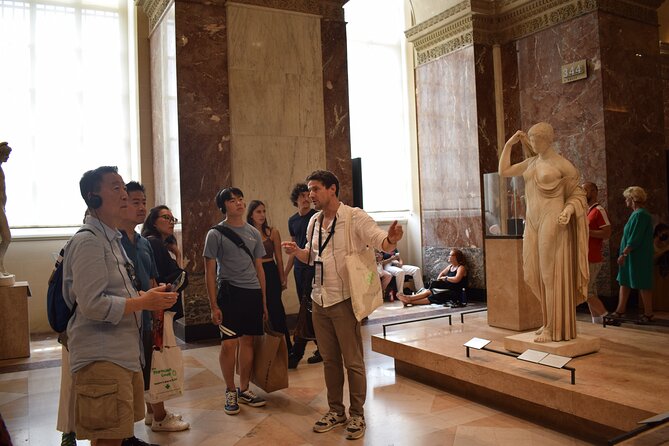 Paris Louvre Museum Private Guided Tour with Pre-Reserved Tickets - Who should book this Louvre tour?