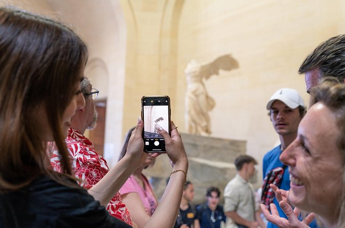 Paris Louvre Museum: Small Group Guided Highlights Tour - The Route You Care About: Mona Lisa, Venus de Milo, Winged Victory
