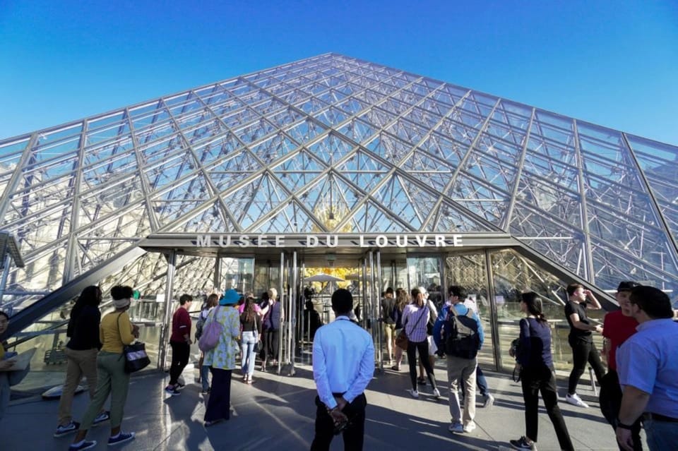 Paris: Louvre Museum Ticket and Mona Lisa Access with Host - Meeting Your Host at 174 Rue de Rivoli (Benlux Duty Free)