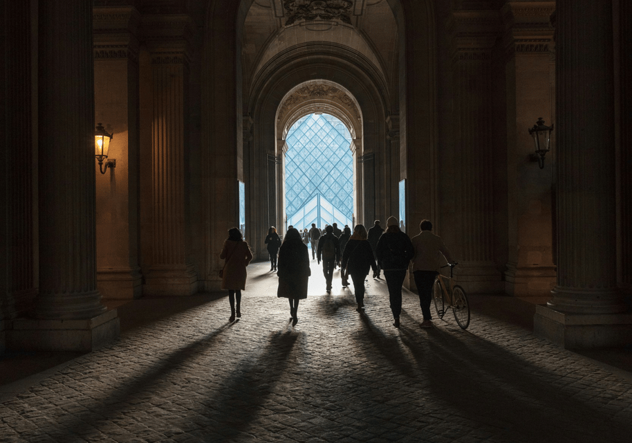 Paris: Louvre Museum Ticket & Exclusive Immersive AudioGuide - Iconic Works You Can Build Your Day Around