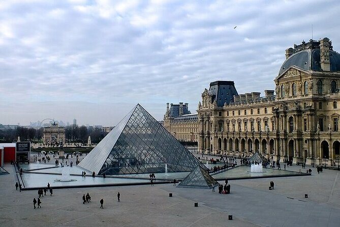 Paris Louvre Museum Timed-Entrance Optional Audio Guided - Following the highlights route