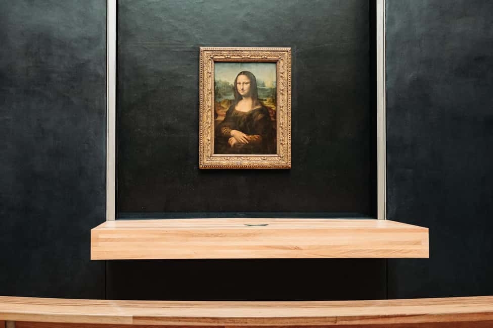 Paris: Louvre or Orsay, Eiffel Tower, City Walk & Cruise - The reality check: the Louvre needs a plan, and your guide provides it