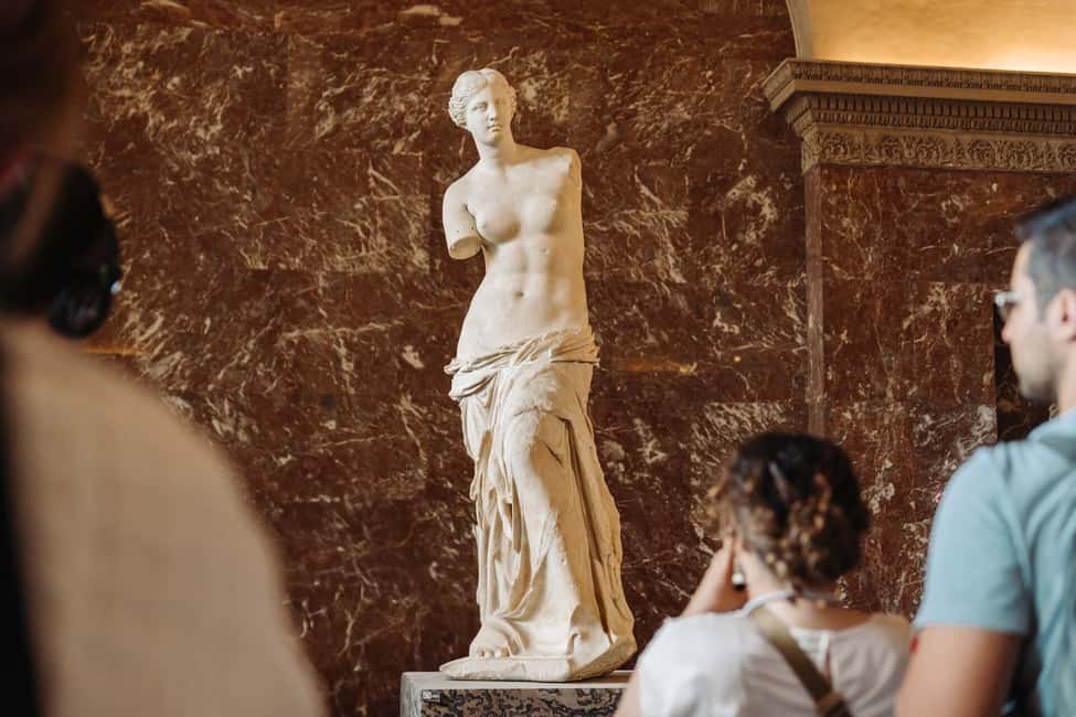 Paris: Louvre or Orsay, Eiffel Tower, City Walk & Cruise - Sainte-Chapelle and the Latin Quarter: where the walk turns into atmosphere