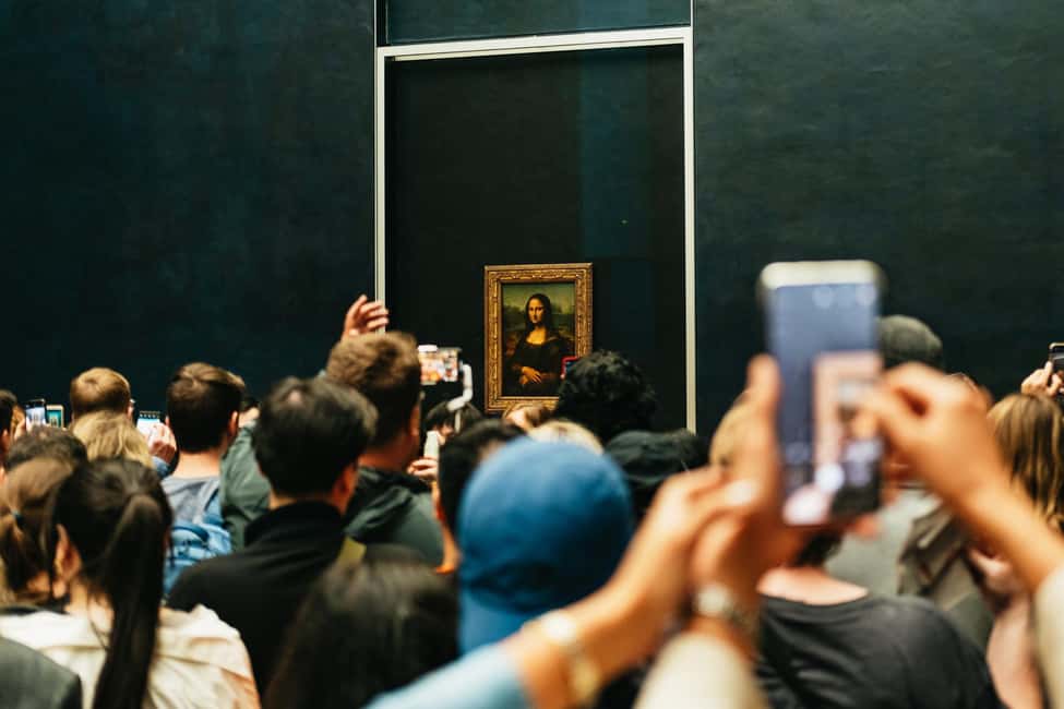 Paris: Louvre Overview, Exploration tour and Reserved Entry - Entering the Louvre with reserved priority access