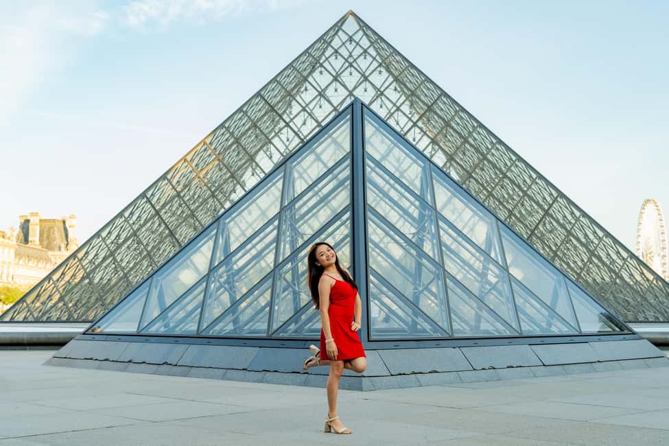 Paris: Louvre Photo Shoot - Louvre backdrops: glass pyramid views and palace facades