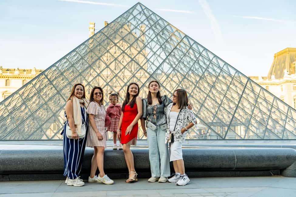 Paris: Louvre Photo Shoot - Who this Louvre portrait session suits best