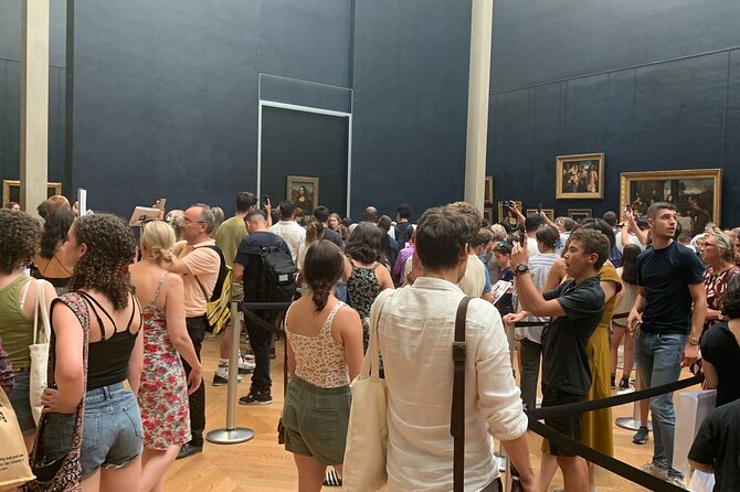 Paris Louvre Small Group Tour with Pre-Reserved Tickets - Security lines, what to bring (and what not to bring)